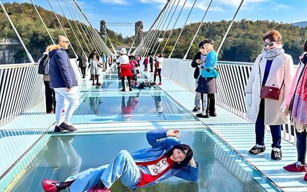 glass-bridge