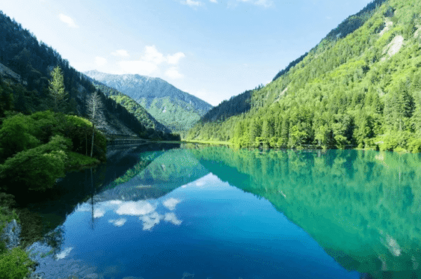 Jiuzhaigou Travel Guide