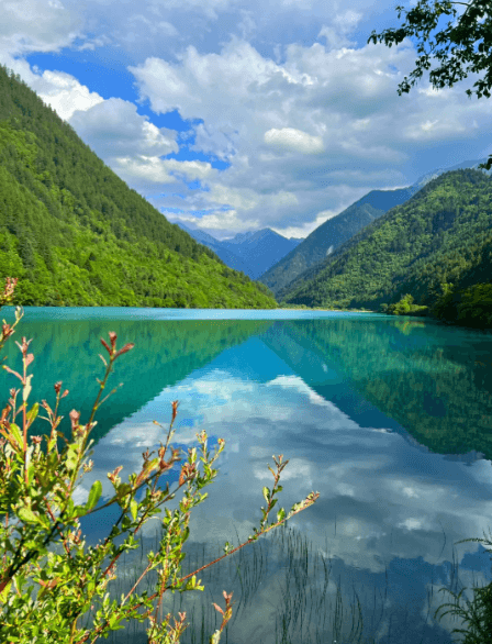 Jiuzhaigou Travel Guide